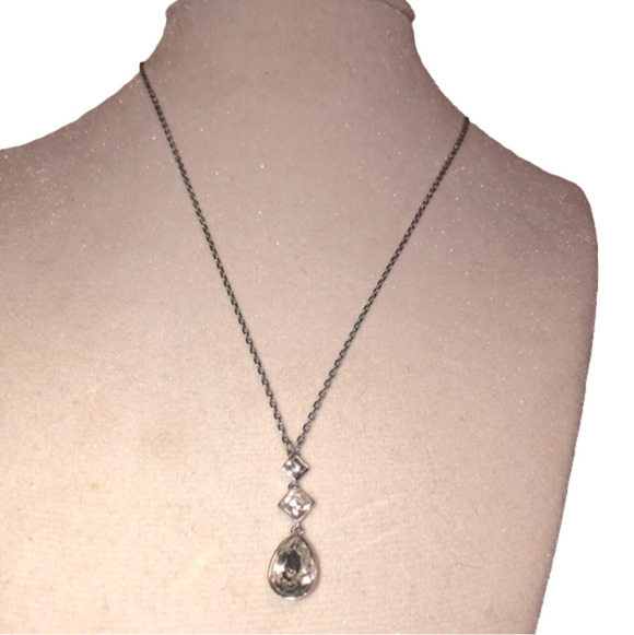 SWAROVSKI Eveline 3 Crystal Pendant & Chain 5020056 - Adjustable Chain 17” - Picture 1 of 6
